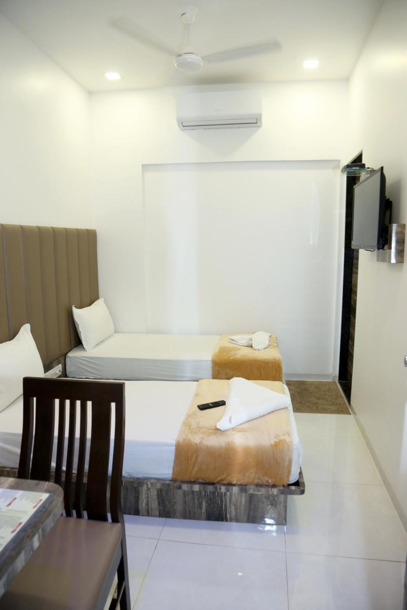 Hotel Magnum Airport T-2 Bombaim Exterior foto