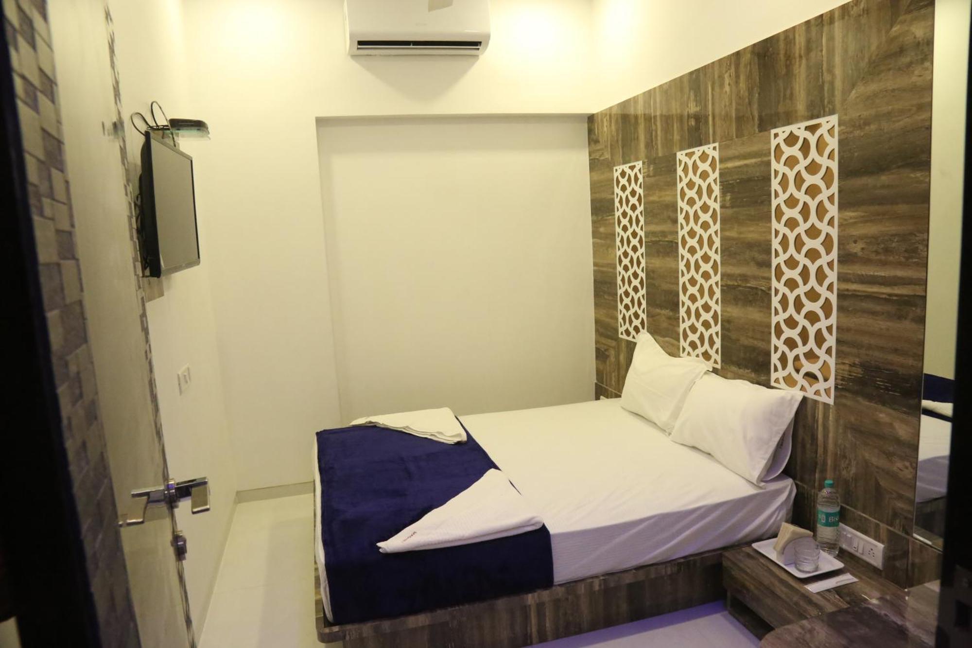 Hotel Magnum Airport T-2 Bombaim Exterior foto