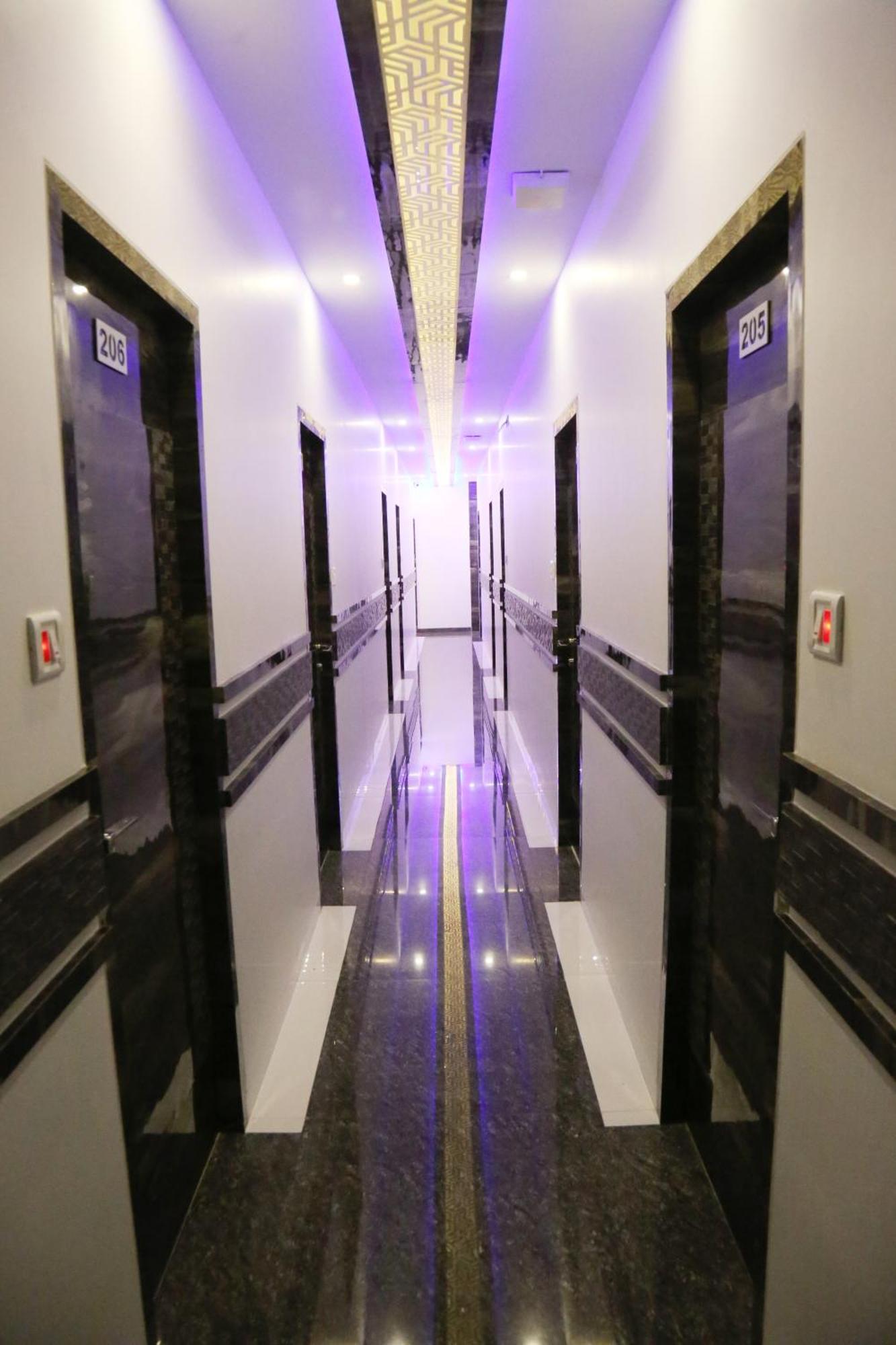 Hotel Magnum Airport T-2 Bombaim Exterior foto